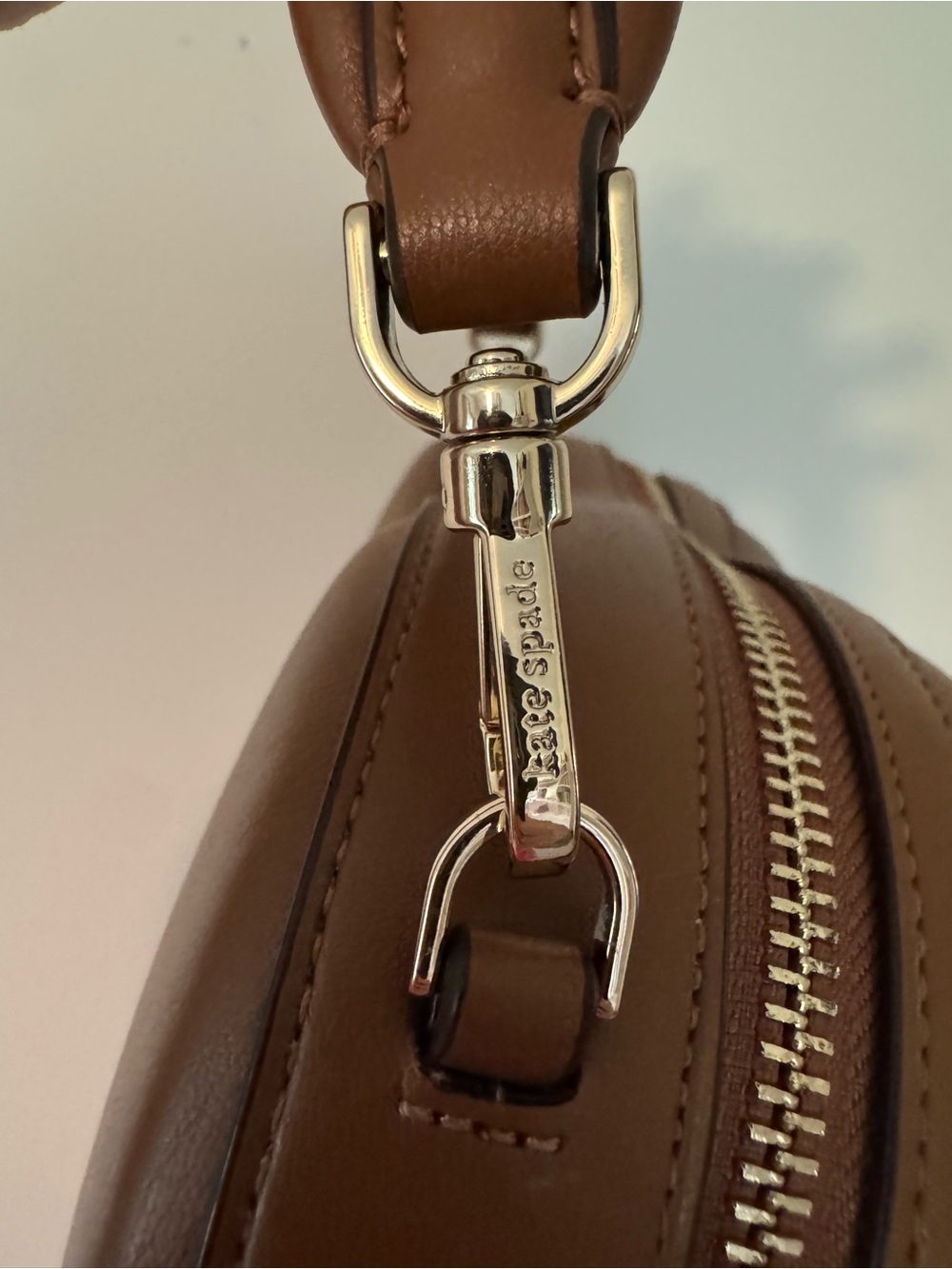 kate spade Brown & Cream Pretzel-Shaped Crossbody Bag with Mustard Packet Zipper - Picture 13 of 17